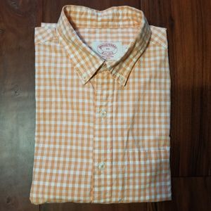 BROOKS BROTHERS SHIRT MEDIUM